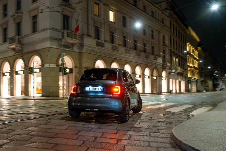 Fiat 500e vs MINI Cooper eléctrico vs Opel Corsa-e: pulso por el urbano eléctrico más completo en España Fiat 500e vs MINI Cooper eléctrico vs Opel Corsa-e: pulso por el urbano eléctrico más completo en España