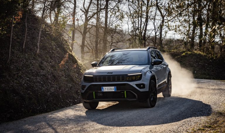 Jeep Avenger vs FIAT 600e: dos SUV eléctricos urbanos con alma italoamericana