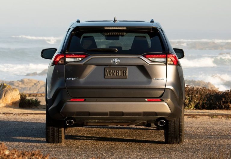Toyota RAV4 PHEV vs Hyundai Tucson PHEV: pulso por el SUV híbrido enchufable familiar más eficiente de 2026 Toyota RAV4 PHEV vs Hyundai Tucson PHEV: pulso por el SUV híbrido enchufable familiar más eficiente de 2026