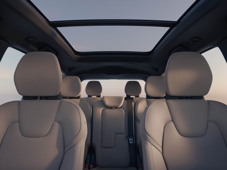 Volvo XC90 T8 vs Land Rover Defender PHEV: SUV premium grandes de 7 plazas con etiqueta 0 Volvo XC90 T8 vs Land Rover Defender PHEV: SUV premium grandes de 7 plazas con etiqueta 0