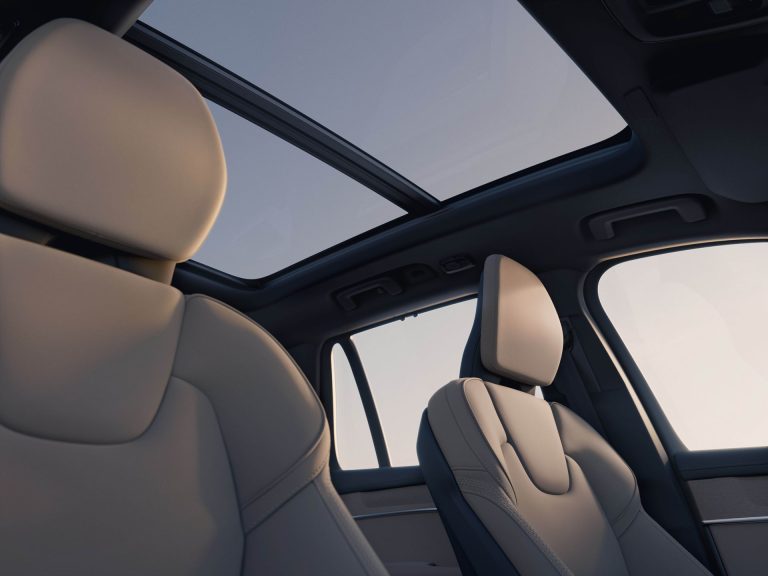 Volvo XC90 T8 Recharge vs Mercedes-Benz GLE Coupé PHEV: SUV grandes híbridos enchufables para familias exigentes Volvo XC90 T8 Recharge vs Mercedes-Benz GLE Coupé PHEV: SUV grandes híbridos enchufables para familias exigent