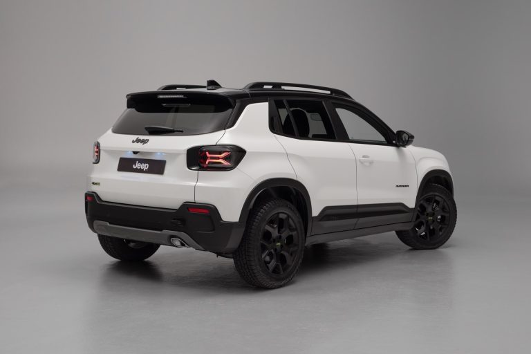 Suzuki e Vitara vs Jeep Avenger: dos visiones del SUV eléctrico compacto con vocación urbana Suzuki e Vitara vs Jeep Avenger: dos visiones del SUV eléctrico compacto con vocación urbana