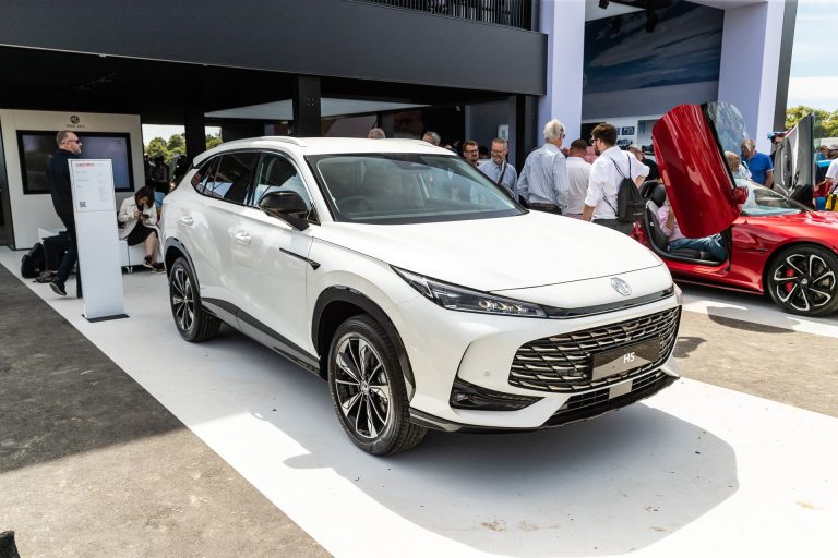 MG HS PHEV vs Jaecoo 5 vs Omoda 7: el pulso chino por el compacto enchufable más completo en España MG HS PHEV vs Jaecoo 5 vs Omoda 7: el pulso chino por el compacto enchufable más completo en España