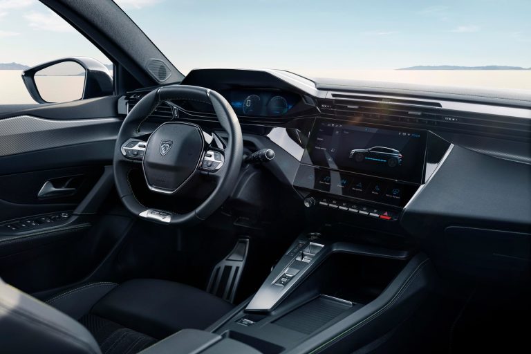 Guía de compra: cómo saber si un compacto PHEV te compensa frente a uno híbrido convencional en 2026 Guía de compra: cómo saber si un compacto PHEV te compensa frente a uno híbrido convencional en 2026