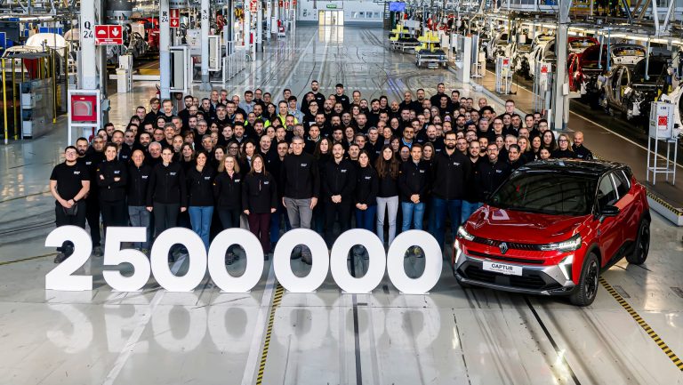 Renault Captur vs Toyota Yaris Cross vs Hyundai BAYON: pulso SUV-B híbrido por el mejor precio en 2026 Renault Captur vs Toyota Yaris Cross vs Hyundai BAYON: pulso SUV-B híbrido por el mejor precio en 2026
