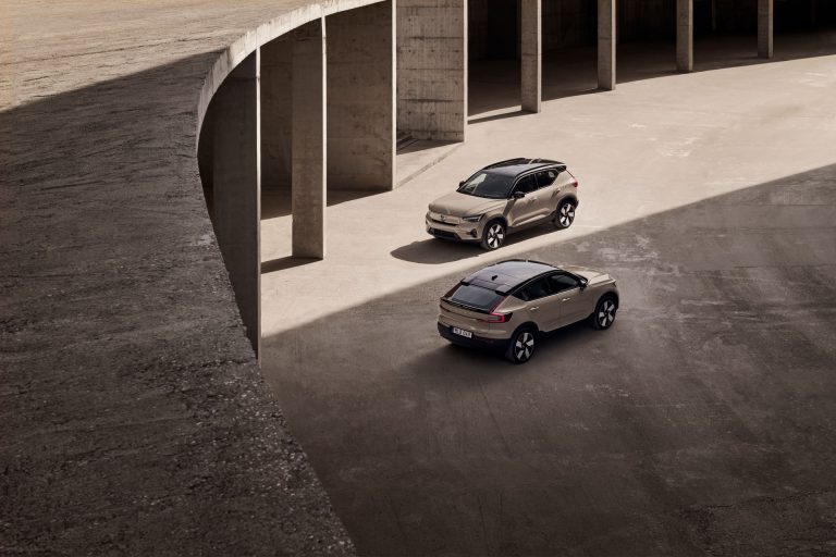 Volvo EX40 vs BMW iX1: pulso premium por el SUV compacto eléctrico con más tecnología a bordo en 2026