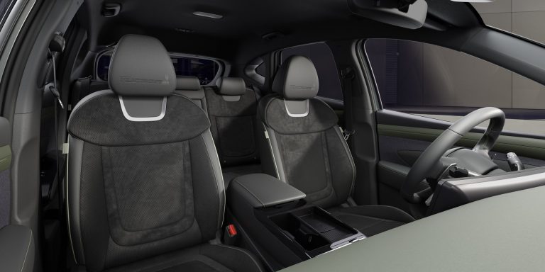 Hyundai Tucson PHEV vs KIA Sportage PHEV vs Jeep Compass 4xe vs Toyota RAV4 Plug-in: pulso SUV-C enchufable por el mejor equipamiento de serie en 2026 Hyundai Tucson PHEV vs KIA Sportage PHEV vs Jeep Compass 4xe vs Toyota RAV4 Plug-in: pulso SUV-C enchufable po